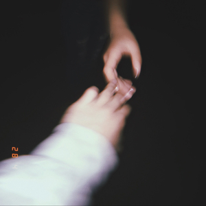 公交车上强伦人妻
